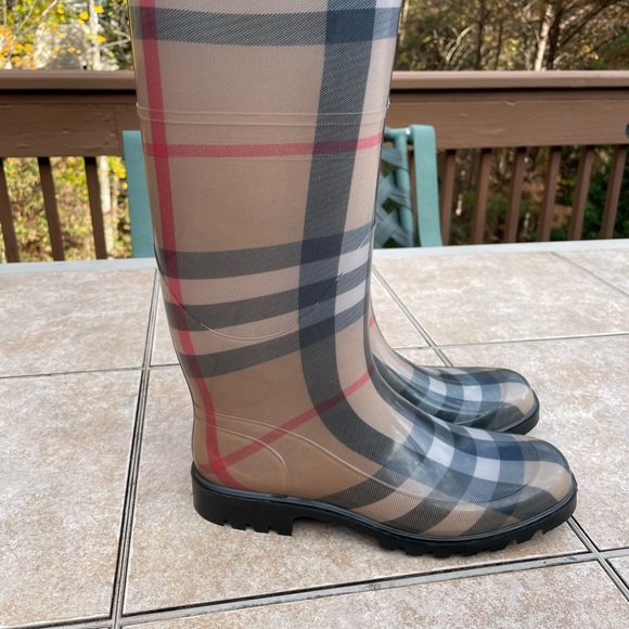 Burberry Nova Check Rubber Boots - Picture 7 of 16